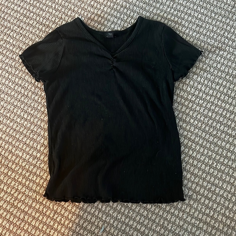This is such a cute black top.